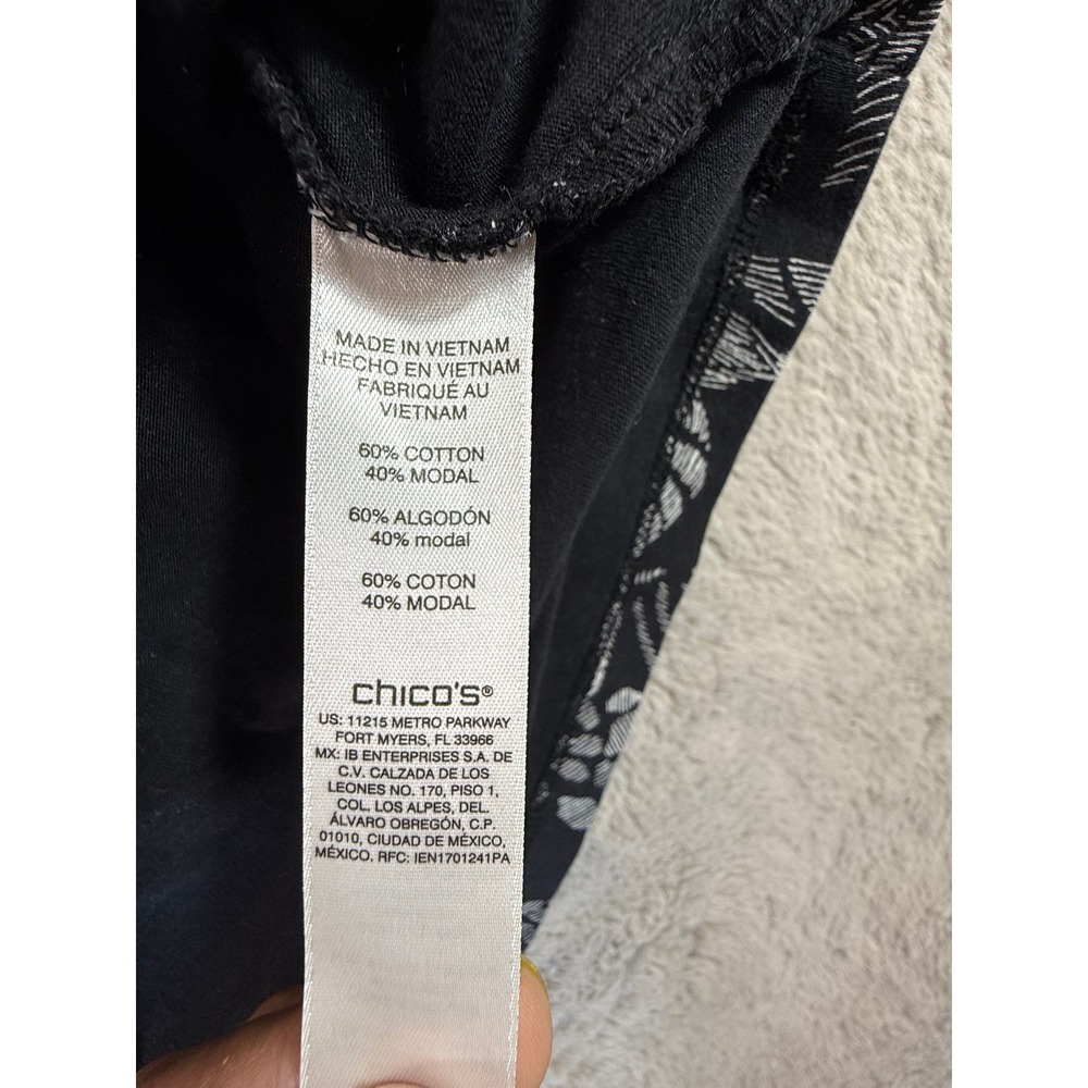 Chico's Women's Black Floral Leaf Jaguar Print Crew Neck Knit Top Size 3 - Picture 3 of 5